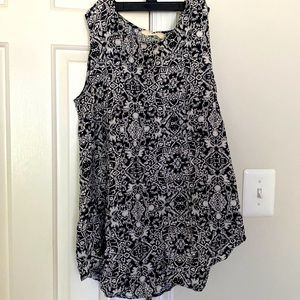 Fun black white print top….100% rayon give you a silky cotton feel